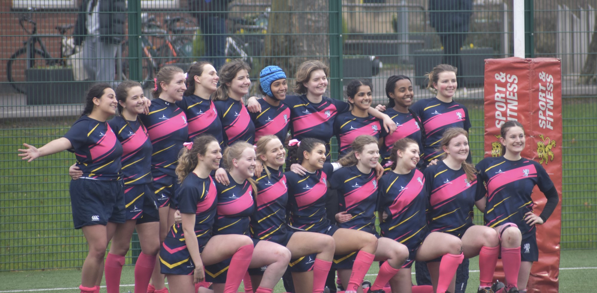 The Birds rugby team together in kit.